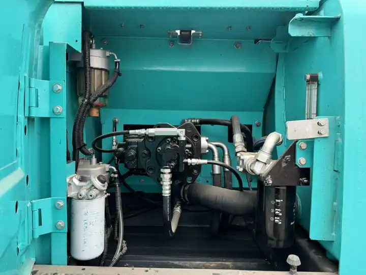 Large Second-Hand Excavators Kobelco Sk200 SK210 20ton with EPA and CE on Sale in Japan - Ekskavaator: pilt 4 Large Second-Hand Excavators Kobelco Sk200 SK210 20ton with EPA and CE on Sale in Japan - Ekskavaator: pilt 4