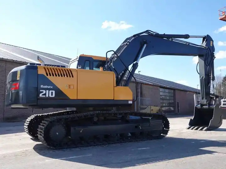 New Crawler Excavator 2025 Model Hyundai Hx220hd Crawler Excavator 22t - Ekskavaator: pilt 2 New Crawler Excavator 2025 Model Hyundai Hx220hd Crawler Excavator 22t - Ekskavaator: pilt 2