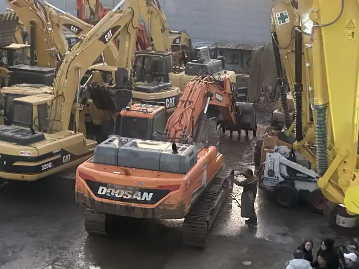 Original Doosan Dx420 Used Excavator/few Working Hours Used 420 Doosan Excavator Dx420 In Stock - Lintekskavaator: pilt 5 Original Doosan Dx420 Used Excavator/few Working Hours Used 420 Doosan Excavator Dx420 In Stock - Lintekskavaator: pilt 5
