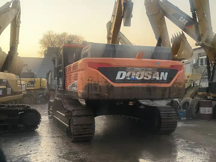 Original Doosan Dx420 Used Excavator/few Working Hours Used 420 Doosan Excavator Dx420 In Stock - Lintekskavaator: pilt 2 Original Doosan Dx420 Used Excavator/few Working Hours Used 420 Doosan Excavator Dx420 In Stock - Lintekskavaator: pilt 2
