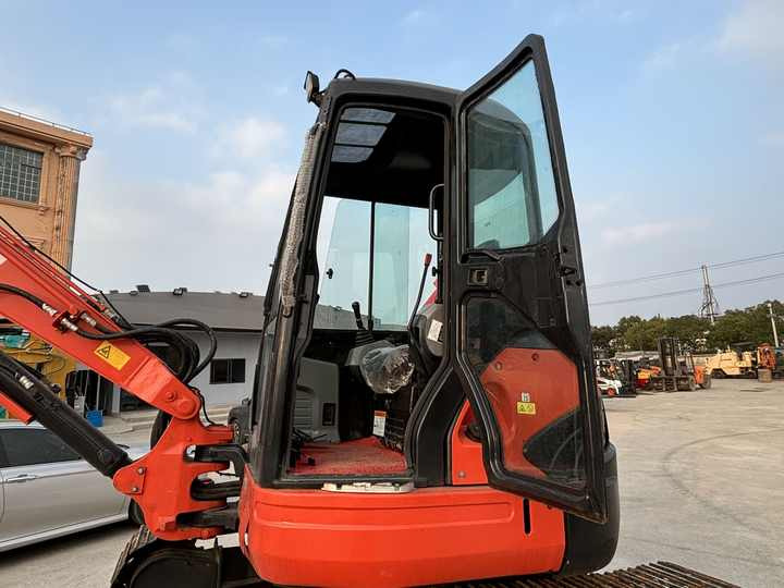 Original Japan 8ton Mini Excavator Kubota Mini Digger Used Excavator Mini Kubota Kx155 Kx165 Kx161 Kx183 - Lintekskavaator: pilt 5 Original Japan 8ton Mini Excavator Kubota Mini Digger Used Excavator Mini Kubota Kx155 Kx165 Kx161 Kx183 - Lintekskavaator: pilt 5