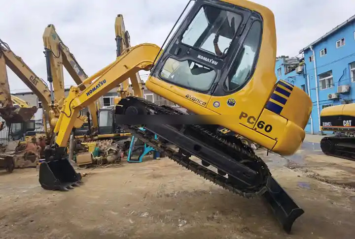 Second hand Komatsu PC60-7 excavator in good condition for sale - Lintekskavaator: pilt 2 Second hand Komatsu PC60-7 excavator in good condition for sale - Lintekskavaator: pilt 2