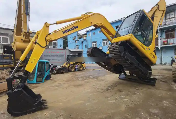 Second hand Komatsu PC60-7 excavator in good condition for sale - Lintekskavaator: pilt 3 Second hand Komatsu PC60-7 excavator in good condition for sale - Lintekskavaator: pilt 3