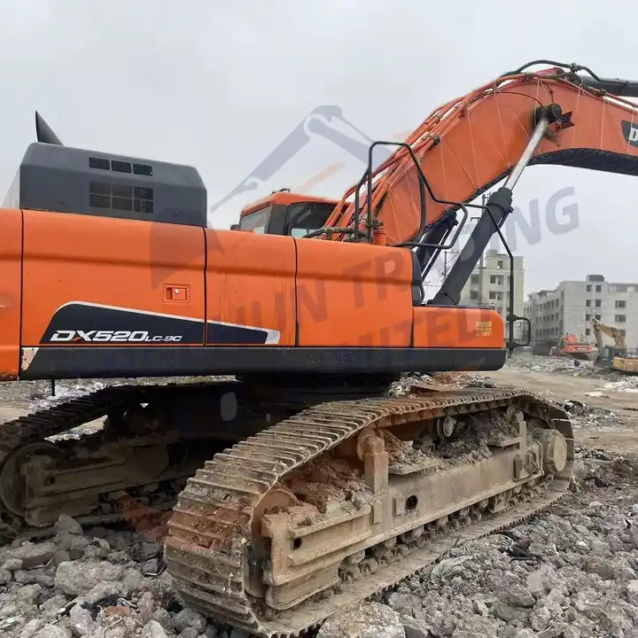 USED KOREA BRAND DOOSAN EXCAVATOR DX520LC DX520LC-9 C HYDRAULIC BIG DIGGER GOOD CONDITION FOR SALE - Ekskavaator: pilt 1 USED KOREA BRAND DOOSAN EXCAVATOR DX520LC DX520LC-9 C HYDRAULIC BIG DIGGER GOOD CONDITION FOR SALE - Ekskavaator: pilt 1