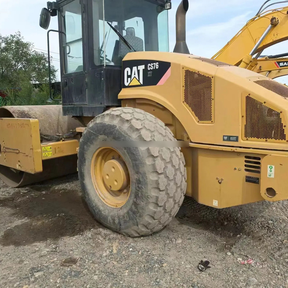 Used CAT CS76XT for sale Second hand caterpillar roller in good condition high brand quality, affordable and in stock - Tihendaja: pilt 1 Used CAT CS76XT for sale Second hand caterpillar roller in good condition high brand quality, affordable and in stock - Tihendaja: pilt 1