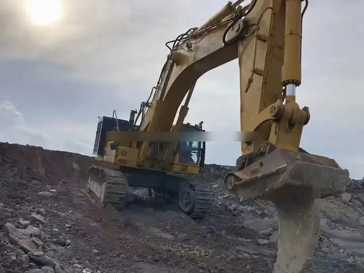 Used Crawler second hand KOMAT SU digger PC800 large Excavator with buckets for sale 80ton Used Crawler second hand KOMAT SU dig - Lintekskavaator: pilt 3 Used Crawler second hand KOMAT SU digger PC800 large Excavator with buckets for sale 80ton Used Crawler second hand KOMAT SU dig - Lintekskavaator: pilt 3