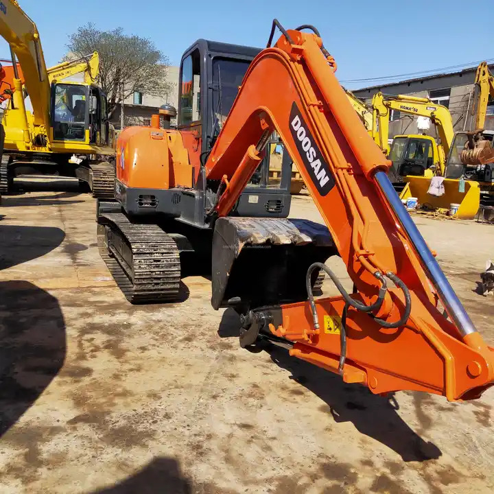 Used Doosan Machinery for Sale Mini excavator DH55-V DH60-7 for sale Fast Delivery Competitive Price Digger Hydraulic Excavator - Lintekskavaator: pilt 1 Used Doosan Machinery for Sale Mini excavator DH55-V DH60-7 for sale Fast Delivery Competitive Price Digger Hydraulic Excavator - Lintekskavaator: pilt 1