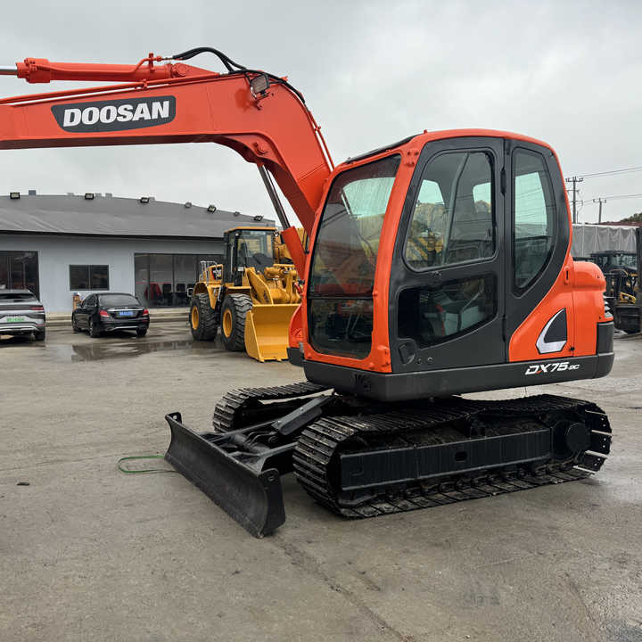 Used Excavator Doosan DX75-9C Second-hand Excavator Digger DX75-9C Compact Shovel Crawler Doosan 75 Excavator Doosan Dx75-9C - Lintekskavaator: pilt 1 Used Excavator Doosan DX75-9C Second-hand Excavator Digger DX75-9C Compact Shovel Crawler Doosan 75 Excavator Doosan Dx75-9C - Lintekskavaator: pilt 1