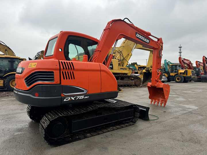 Used Excavator Doosan DX75-9C Second-hand Excavator Digger DX75-9C Compact Shovel Crawler Doosan 75 Excavator Doosan Dx75-9C - Lintekskavaator: pilt 4 Used Excavator Doosan DX75-9C Second-hand Excavator Digger DX75-9C Compact Shovel Crawler Doosan 75 Excavator Doosan Dx75-9C - Lintekskavaator: pilt 4