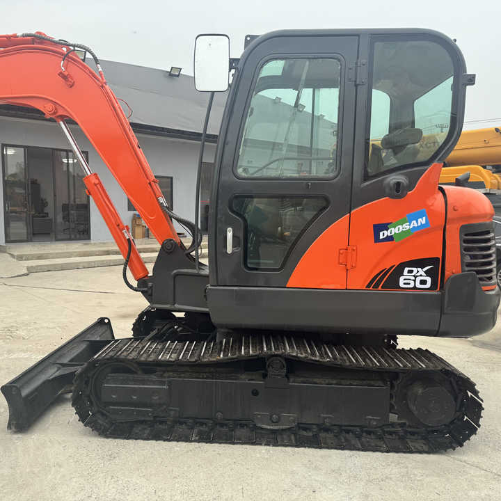 Used Excavator Doosan Dx60 Excavators Mini Machinery Doosan Dx60 Dx80 Dx75 for Sale - Lintekskavaator: pilt 1 Used Excavator Doosan Dx60 Excavators Mini Machinery Doosan Dx60 Dx80 Dx75 for Sale - Lintekskavaator: pilt 1