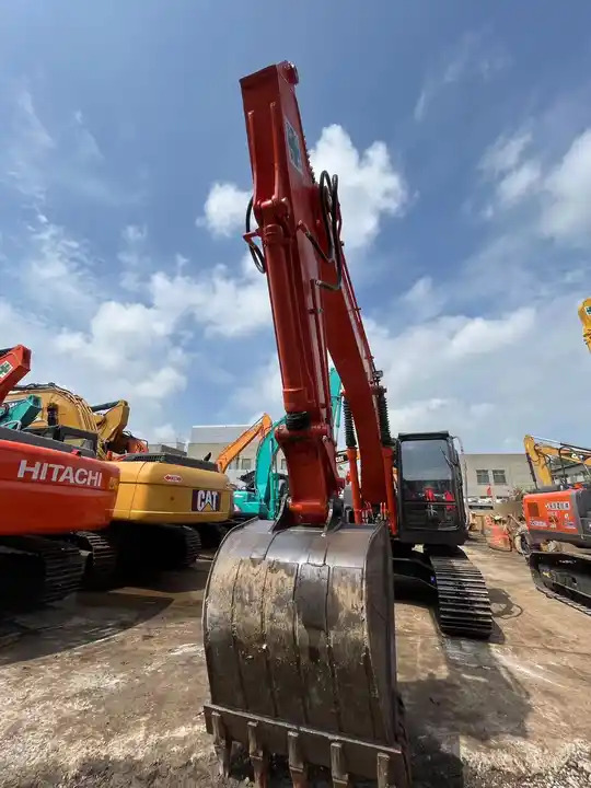 Used excavator Hitachi ZX120 Japanese second hand Excavadoras de segunda mano - Ekskavaator: pilt 4 Used excavator Hitachi ZX120 Japanese second hand Excavadoras de segunda mano - Ekskavaator: pilt 4