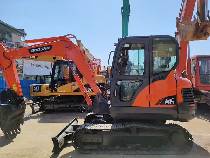 Used excavator doosan dx60 excavators earth-moving machinery doosan dx60 dx80 dx75 dx225 for sale - Lintekskavaator: pilt 3 Used excavator doosan dx60 excavators earth-moving machinery doosan dx60 dx80 dx75 dx225 for sale - Lintekskavaator: pilt 3
