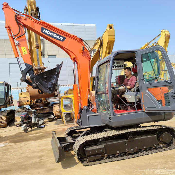 Used excavator doosan dx60 excavators machinery doosan dx60 dx80 dx75 dx225 dh60 dh60-7 excavator - Lintekskavaator: pilt 1 Used excavator doosan dx60 excavators machinery doosan dx60 dx80 dx75 dx225 dh60 dh60-7 excavator - Lintekskavaator: pilt 1