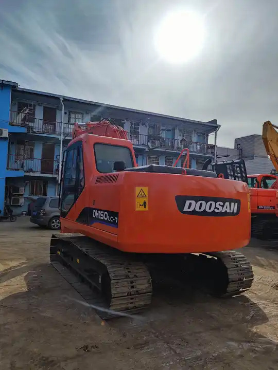 Well-maintained Cheap Price Korea Original Used Doosan Dh150,Dh150lc-7 Crawler Excavator in Shanghai - Lintekskavaator: pilt 2 Well-maintained Cheap Price Korea Original Used Doosan Dh150,Dh150lc-7 Crawler Excavator in Shanghai - Lintekskavaator: pilt 2