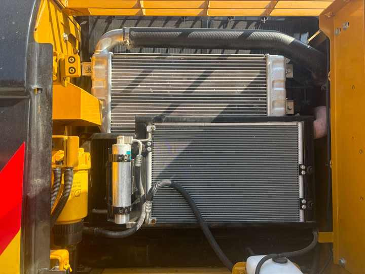 Used Excavator cat 320dsed Excavator Original Crawler Used CAT 320 Excavator 320D Caterpillar Machinery - Lintekskavaator: pilt 5 Used Excavator cat 320dsed Excavator Original Crawler Used CAT 320 Excavator 320D Caterpillar Machinery - Lintekskavaator: pilt 5