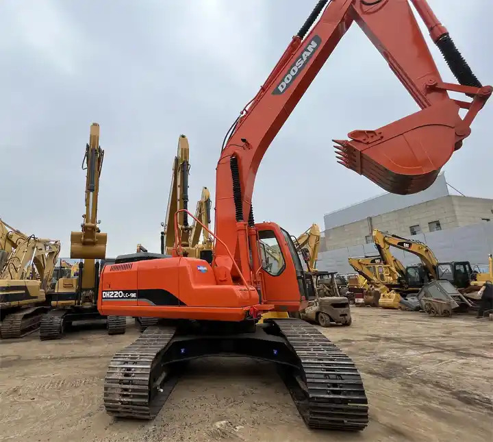 Used original Korea Doosan 20 ton excavator with cheap price and good condition DOOSAN Dx220LC-9e - Lintekskavaator: pilt 5 Used original Korea Doosan 20 ton excavator with cheap price and good condition DOOSAN Dx220LC-9e - Lintekskavaator: pilt 5