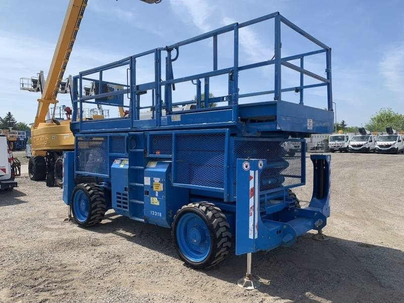 Genie GS4390 - 15,11m, diesel, 4x4 - Käärlift: pilt 1 Genie GS4390 - 15,11m, diesel, 4x4 - Käärlift: pilt 1