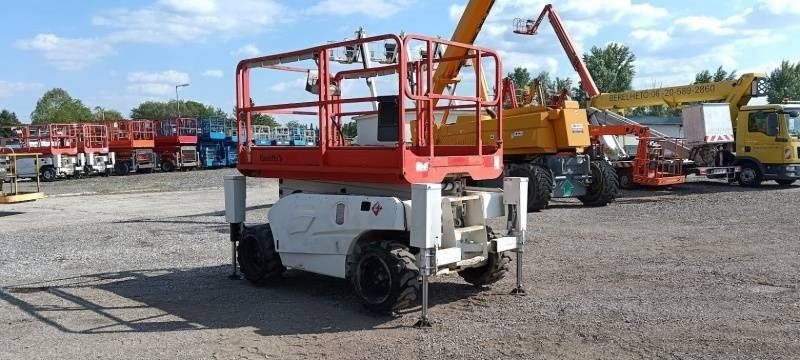 Haulotte Compact 10 DX - 4x4 - 10m - diesel - Käärlift: pilt 1 Haulotte Compact 10 DX - 4x4 - 10m - diesel - Käärlift: pilt 1