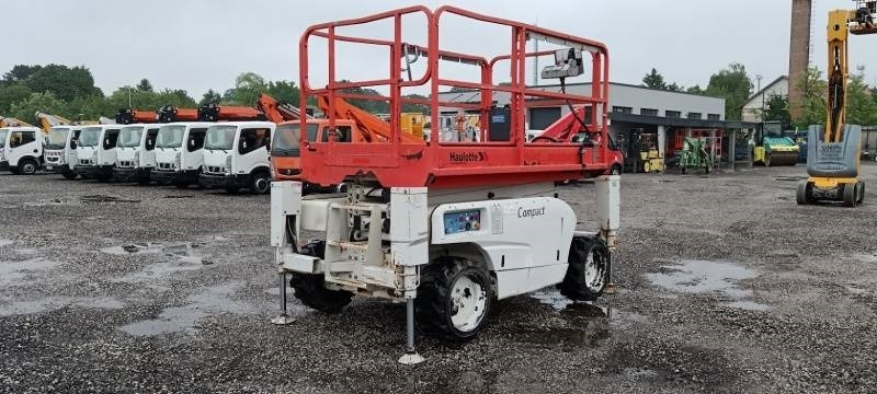 Haulotte Compact 10 DX - 4x4 - 10m - diesel - Käärlift: pilt 2 Haulotte Compact 10 DX - 4x4 - 10m - diesel - Käärlift: pilt 2