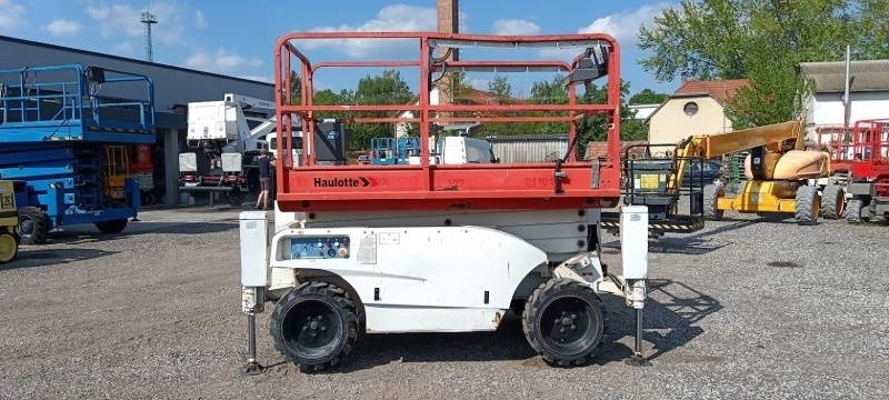 Haulotte Compact 10 DX - 4x4 - 10m - diesel - Käärlift: pilt 4 Haulotte Compact 10 DX - 4x4 - 10m - diesel - Käärlift: pilt 4