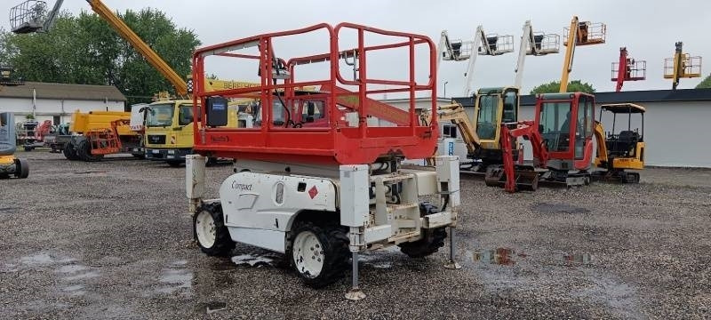 Haulotte Compact 10 DX - 4x4 - 10m - diesel - Käärlift: pilt 1 Haulotte Compact 10 DX - 4x4 - 10m - diesel - Käärlift: pilt 1