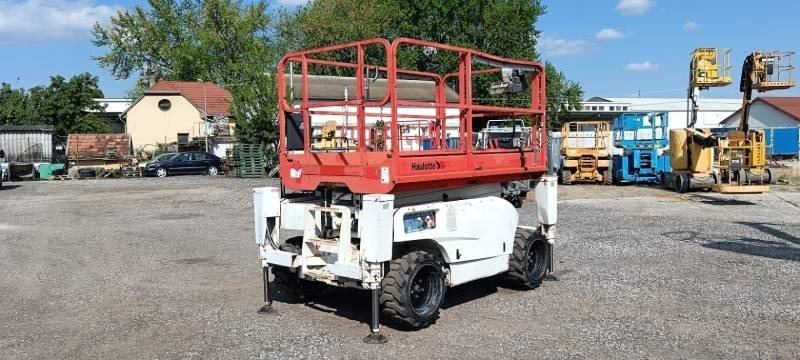 Haulotte Compact 10 DX - 4x4 - 10m - diesel - Käärlift: pilt 2 Haulotte Compact 10 DX - 4x4 - 10m - diesel - Käärlift: pilt 2