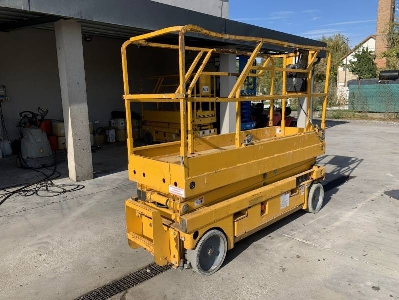 Haulotte Compact 8 - 8m, electric - Käärlift: pilt 2 Haulotte Compact 8 - 8m, electric - Käärlift: pilt 2
