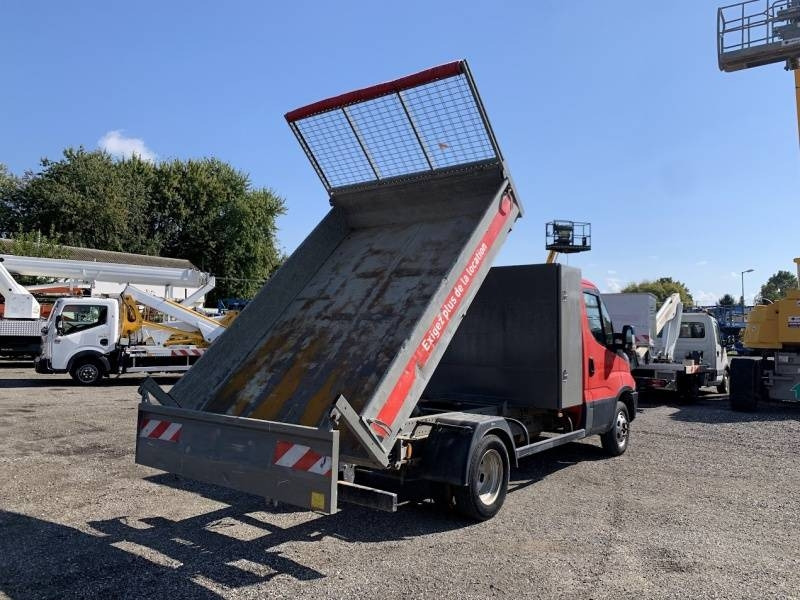 Iveco 35C12 - Tipper - Kallurauto: pilt 1 Iveco 35C12 - Tipper - Kallurauto: pilt 1