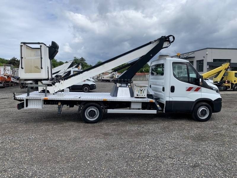 Iveco Daily Klubb KT48 - 16m, 200kg - Veoautolt tõusev platvorm: pilt 4 Iveco Daily Klubb KT48 - 16m, 200kg - Veoautolt tõusev platvorm: pilt 4