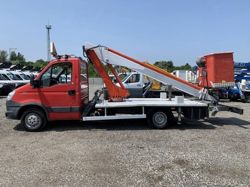 Iveco Daily Multitel 160 ALU DS - 16m - Veoautolt tõusev platvorm: pilt 5 Iveco Daily Multitel 160 ALU DS - 16m - Veoautolt tõusev platvorm: pilt 5