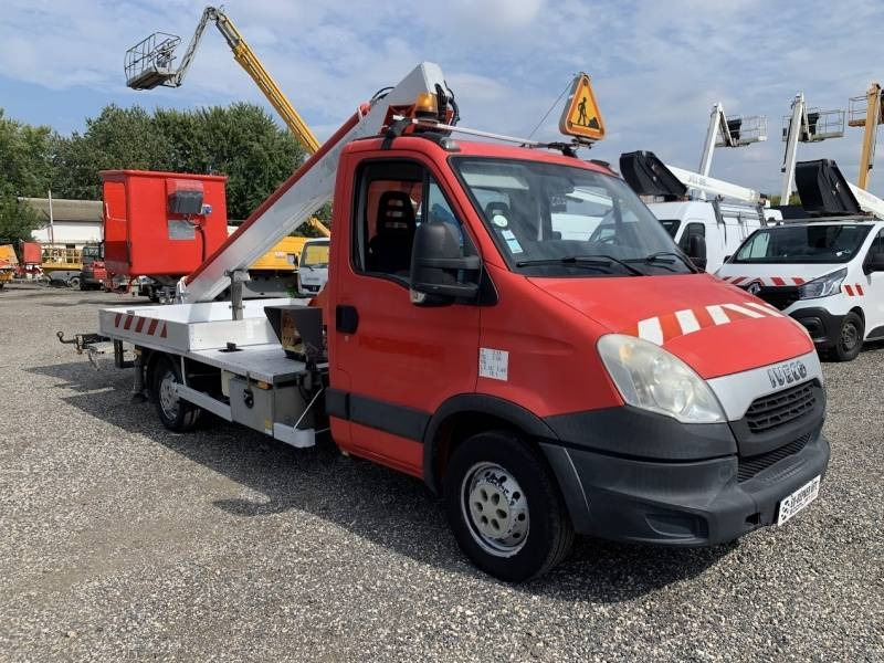 Iveco Daily Multitel 160 ALU DS - 16m - Veoautolt tõusev platvorm: pilt 1 Iveco Daily Multitel 160 ALU DS - 16m - Veoautolt tõusev platvorm: pilt 1