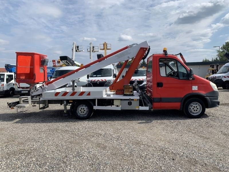 Iveco Daily Multitel 160 ALU DS - 16m - Veoautolt tõusev platvorm: pilt 4 Iveco Daily Multitel 160 ALU DS - 16m - Veoautolt tõusev platvorm: pilt 4