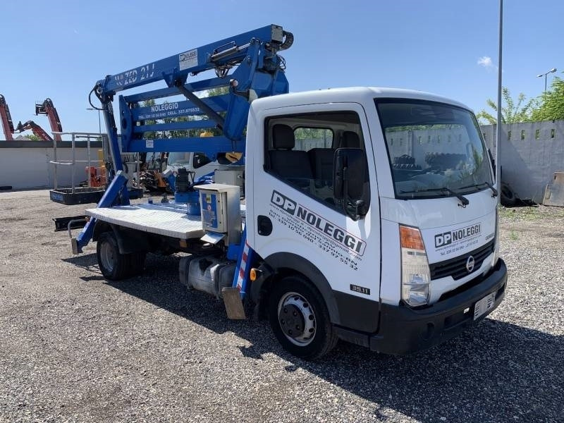 Nissan Cabstar CTE ZED 21 J - 21 m - 200 kg - Veoautolt tõusev platvorm: pilt 1 Nissan Cabstar CTE ZED 21 J - 21 m - 200 kg - Veoautolt tõusev platvorm: pilt 1