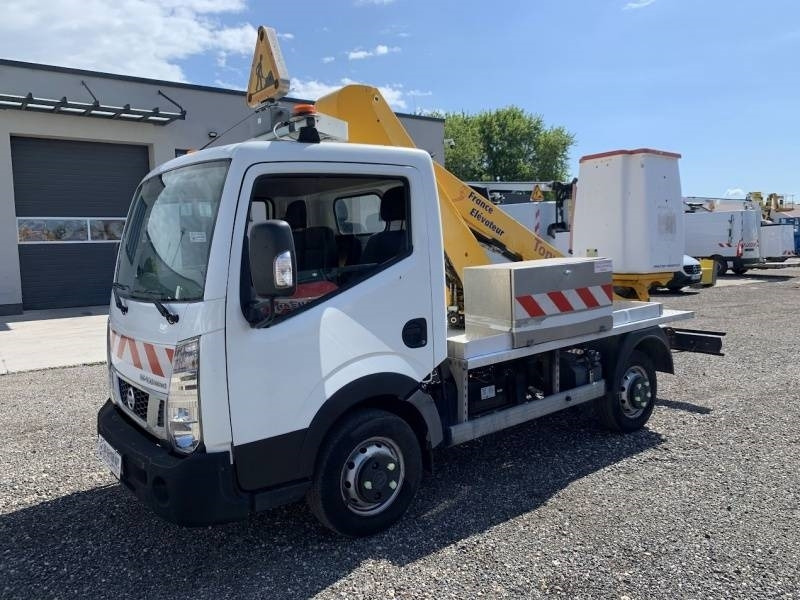Nissan Cabstar France Elevateur Topy 11 - 11 m - Veoautolt tõusev platvorm: pilt 2 Nissan Cabstar France Elevateur Topy 11 - 11 m - Veoautolt tõusev platvorm: pilt 2