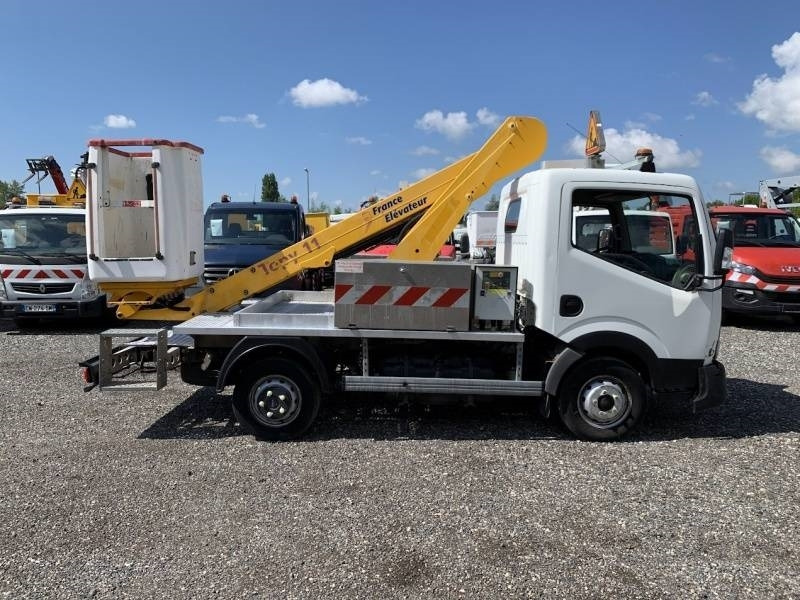 Nissan Cabstar France Elevateur Topy 11 - 11 m - Veoautolt tõusev platvorm: pilt 4 Nissan Cabstar France Elevateur Topy 11 - 11 m - Veoautolt tõusev platvorm: pilt 4