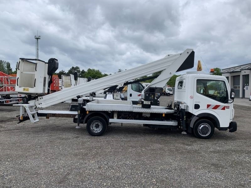 Renault Maxity ISOLI VT60NE - 20m, 250kg - Veoautolt tõusev platvorm: pilt 4 Renault Maxity ISOLI VT60NE - 20m, 250kg - Veoautolt tõusev platvorm: pilt 4