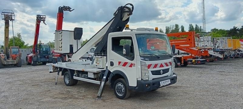Renault Maxity Klubb KT48 - 16m, 200kg - Veoautolt tõusev platvorm: pilt 1 Renault Maxity Klubb KT48 - 16m, 200kg - Veoautolt tõusev platvorm: pilt 1