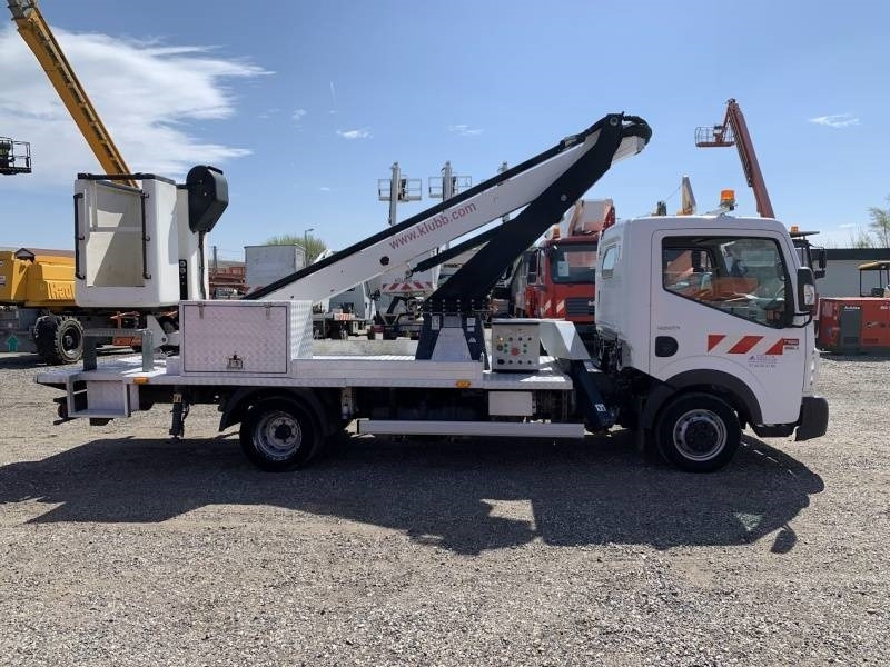 Renault Maxity Klubb KT48 - 16m, 200kg - Veoautolt tõusev platvorm: pilt 4 Renault Maxity Klubb KT48 - 16m, 200kg - Veoautolt tõusev platvorm: pilt 4