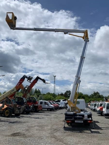 Veoautolt tõusev platvorm Renault Maxity Multitel MX200 - 20 m: pilt 7