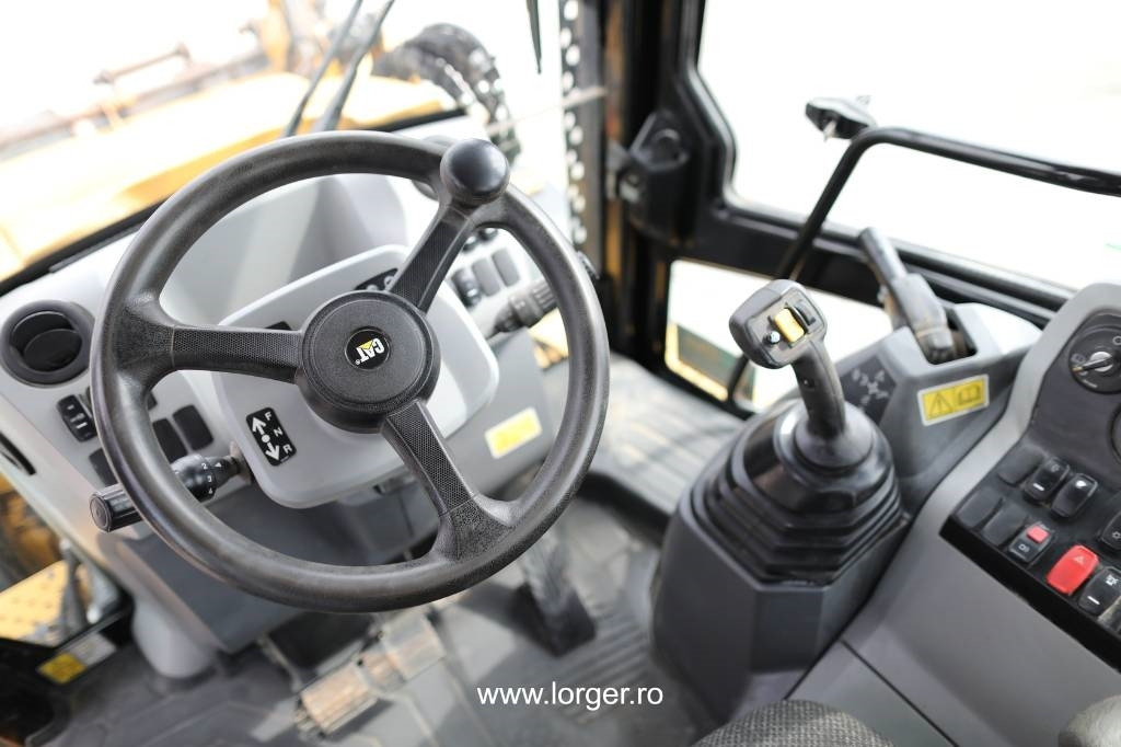 Ekskavaator-laadur CAT 432 F2: pilt 18