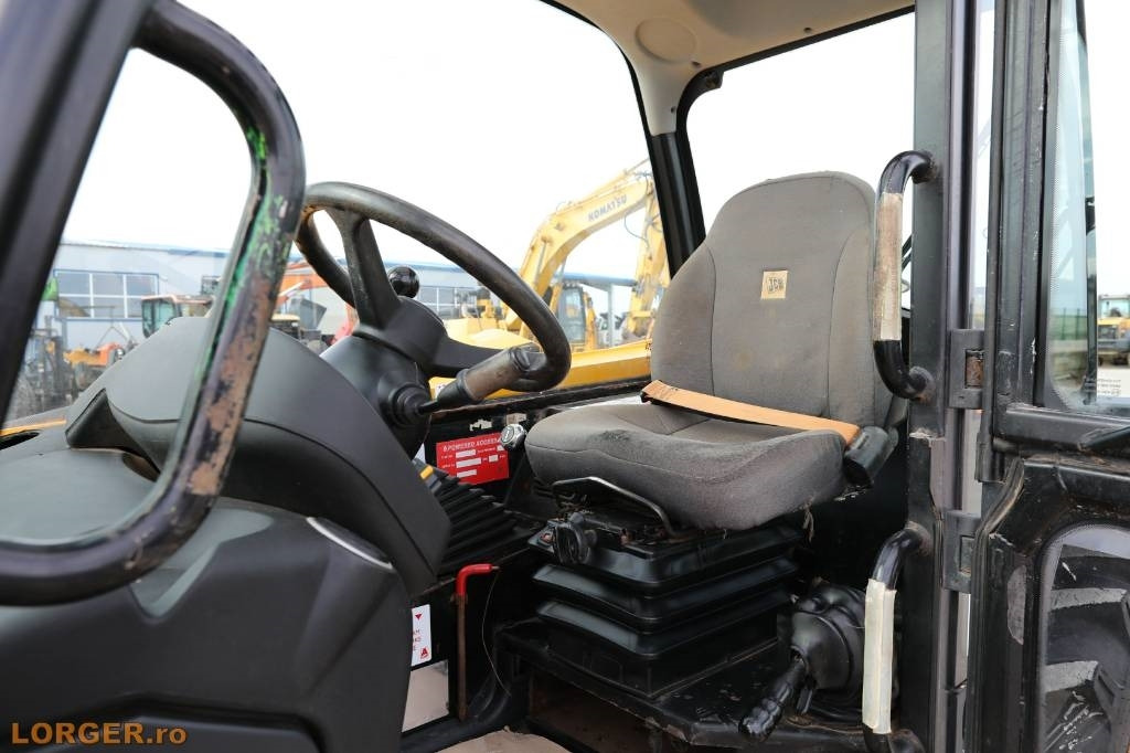 Teleskooplaadur JCB 531-70: pilt 11