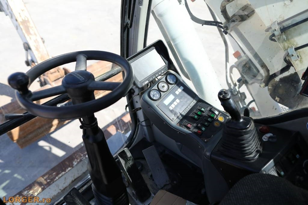 Ratastel ekskavaator Liebherr A 314: pilt 11