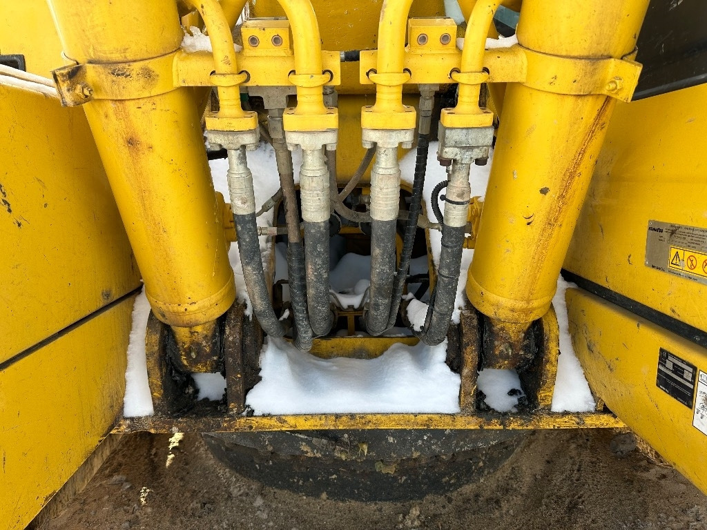 Lintekskavaator Komatsu PC 210 LC-11: pilt 18