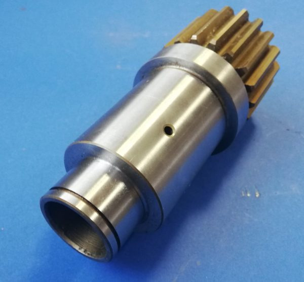 010430A Bobcat 325 swing motor shaft - Pöördemootor - Ehitusmasinad: pilt 1 010430A Bobcat 325 swing motor shaft - Pöördemootor - Ehitusmasinad: pilt 1