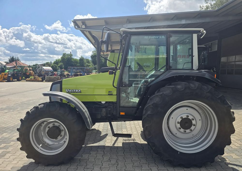 Valtra 800 - Traktor: pilt 4 Valtra 800 - Traktor: pilt 4