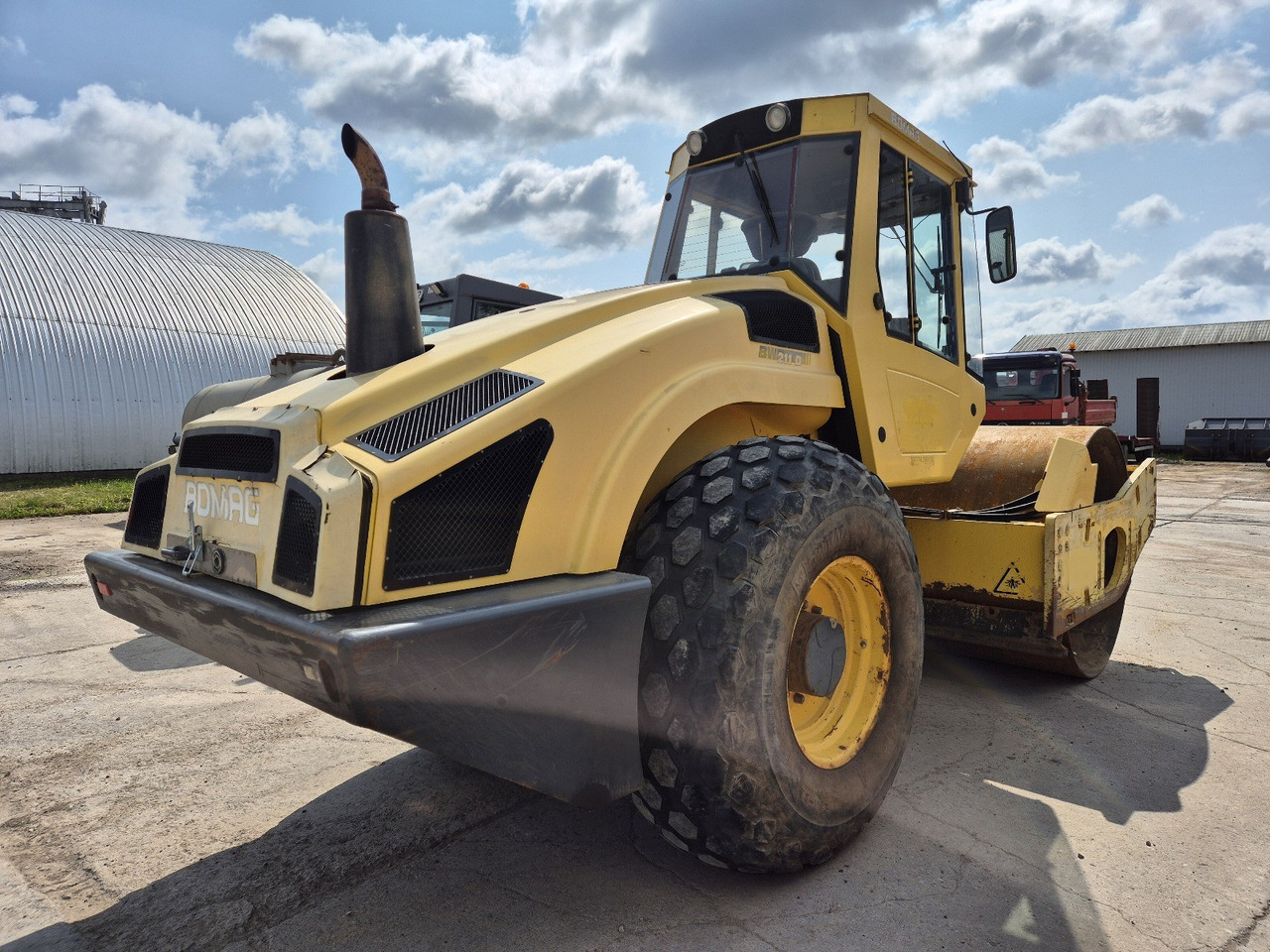 BOMAG BW211 D-4 - Tihendaja: pilt 4 BOMAG BW211 D-4 - Tihendaja: pilt 4