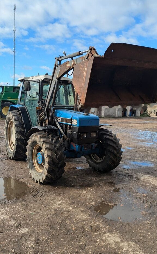 Ford 7840 - Traktor: pilt 2 Ford 7840 - Traktor: pilt 2