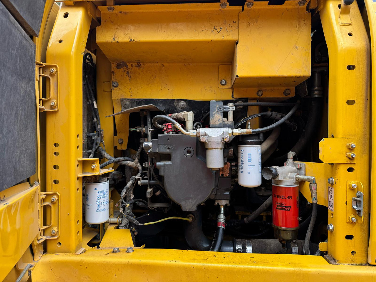 KOMATSU PC210LC-11 - Lintekskavaator: pilt 3 KOMATSU PC210LC-11 - Lintekskavaator: pilt 3