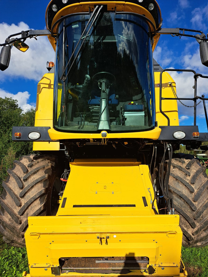 NEW HOLLAND TC 5.90 - Kombain: pilt 2 NEW HOLLAND TC 5.90 - Kombain: pilt 2