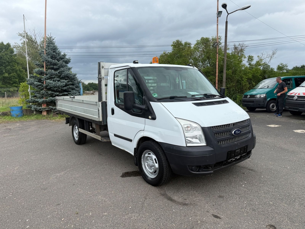Ford Transit Pritsche FT 350 M Einzelkabine 110 KM - Madelauto: pilt 2 Ford Transit Pritsche FT 350 M Einzelkabine 110 KM - Madelauto: pilt 2